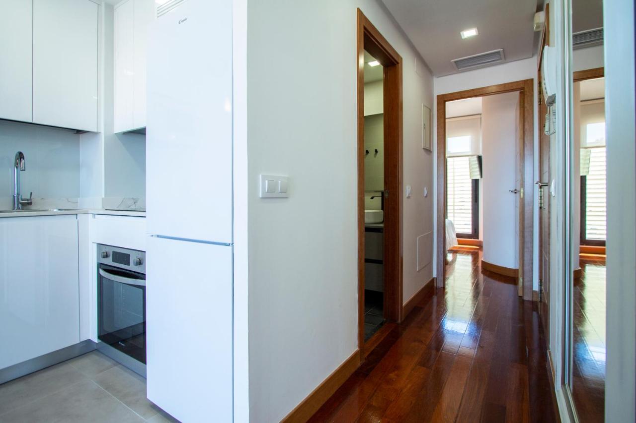 Apartamentos Castilla Luz Business Madrid Exterior photo